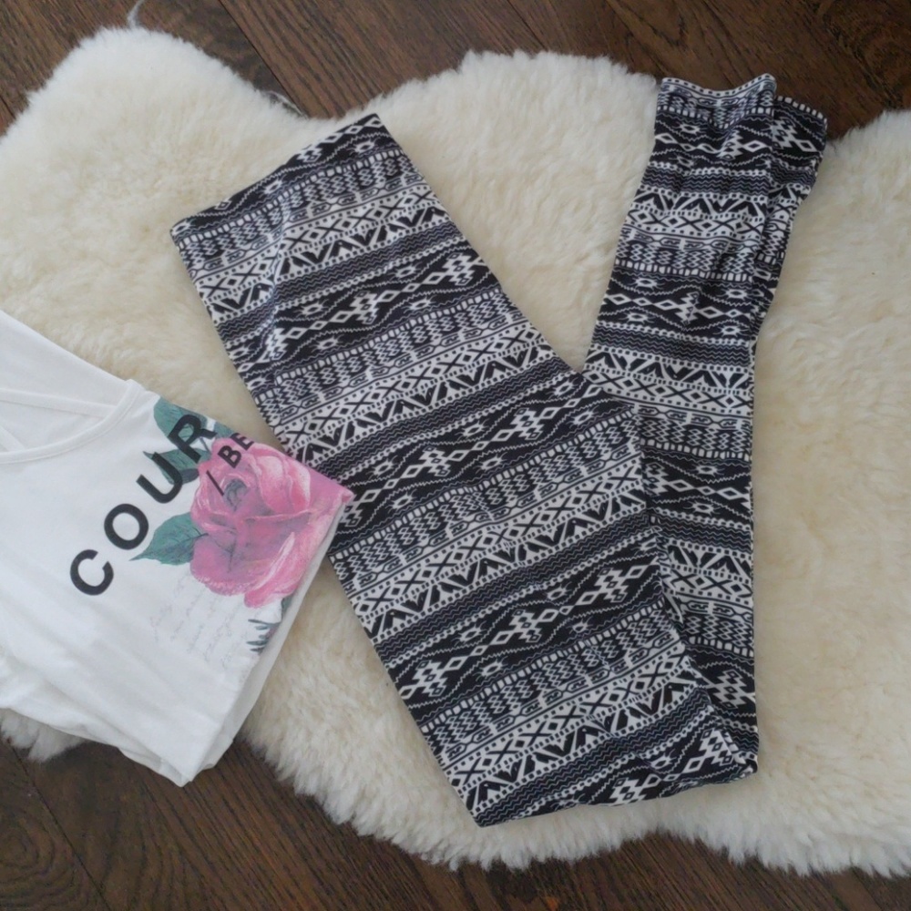 Tribal leggings NWT